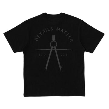 Details Matter Classic Tonal Tee - Negro