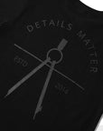 Details Matter Classic Tonal Tee - Negro